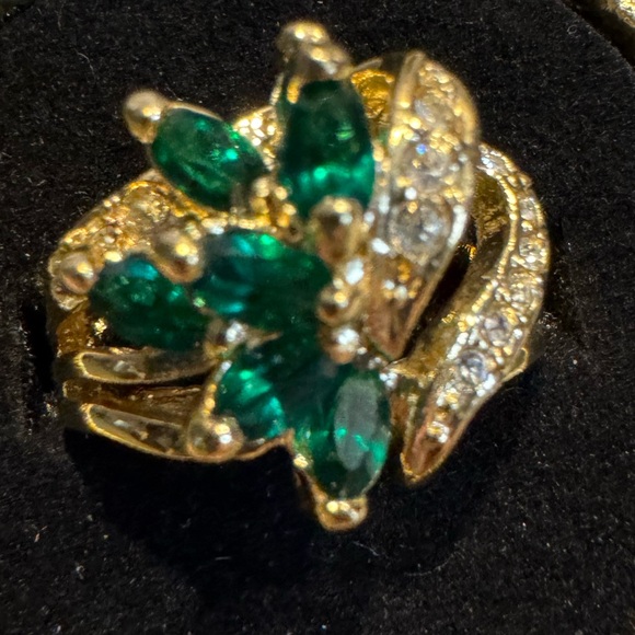 Vintage Jewelry - VTG cz gold 14kt hGE Crystal Leaf Ring size 5